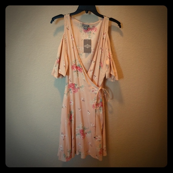 Angie Dresses & Skirts - 💙NWT, Angie blush M off shoulder wrap dress